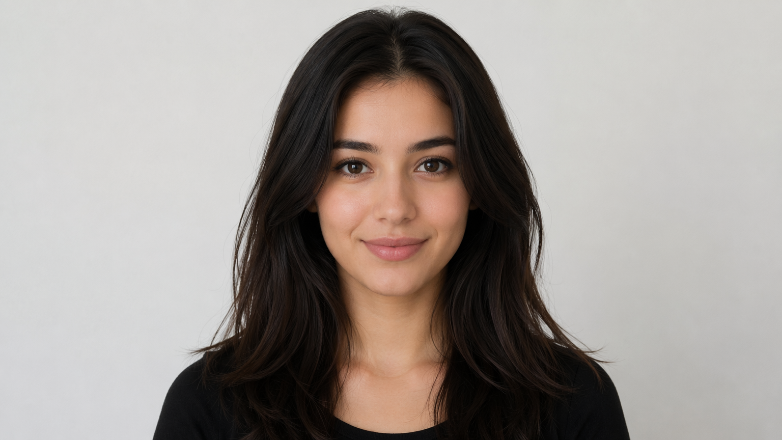 A front-facing portrait being prepared for an AI hairstyle change in Renoise Canvas